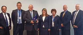 Mouser Electronics Receives 2013 E-Commerce Distributor of the Year 
Award from Vishay
